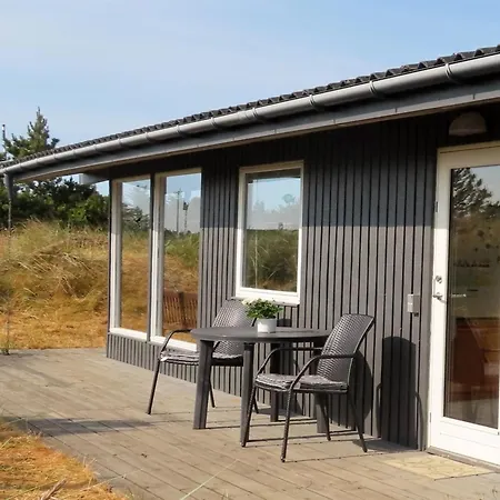 Elsa - 700m From The Sea By Interhome