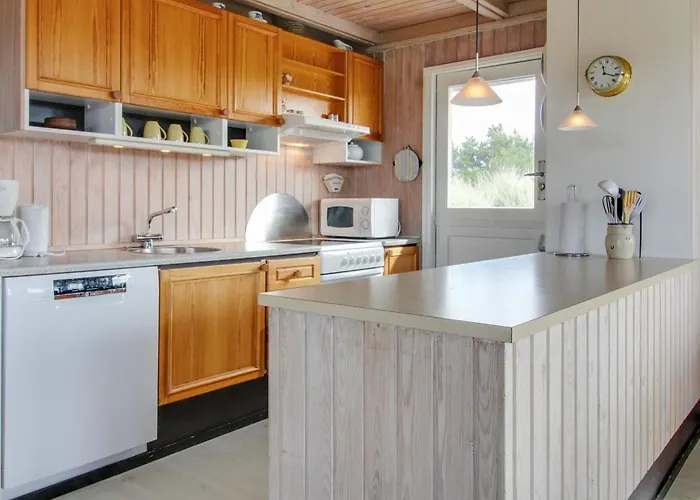 Elsa - 700m From The Sea By Interhome